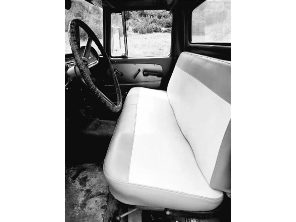 1963 International - Image 16 of 17