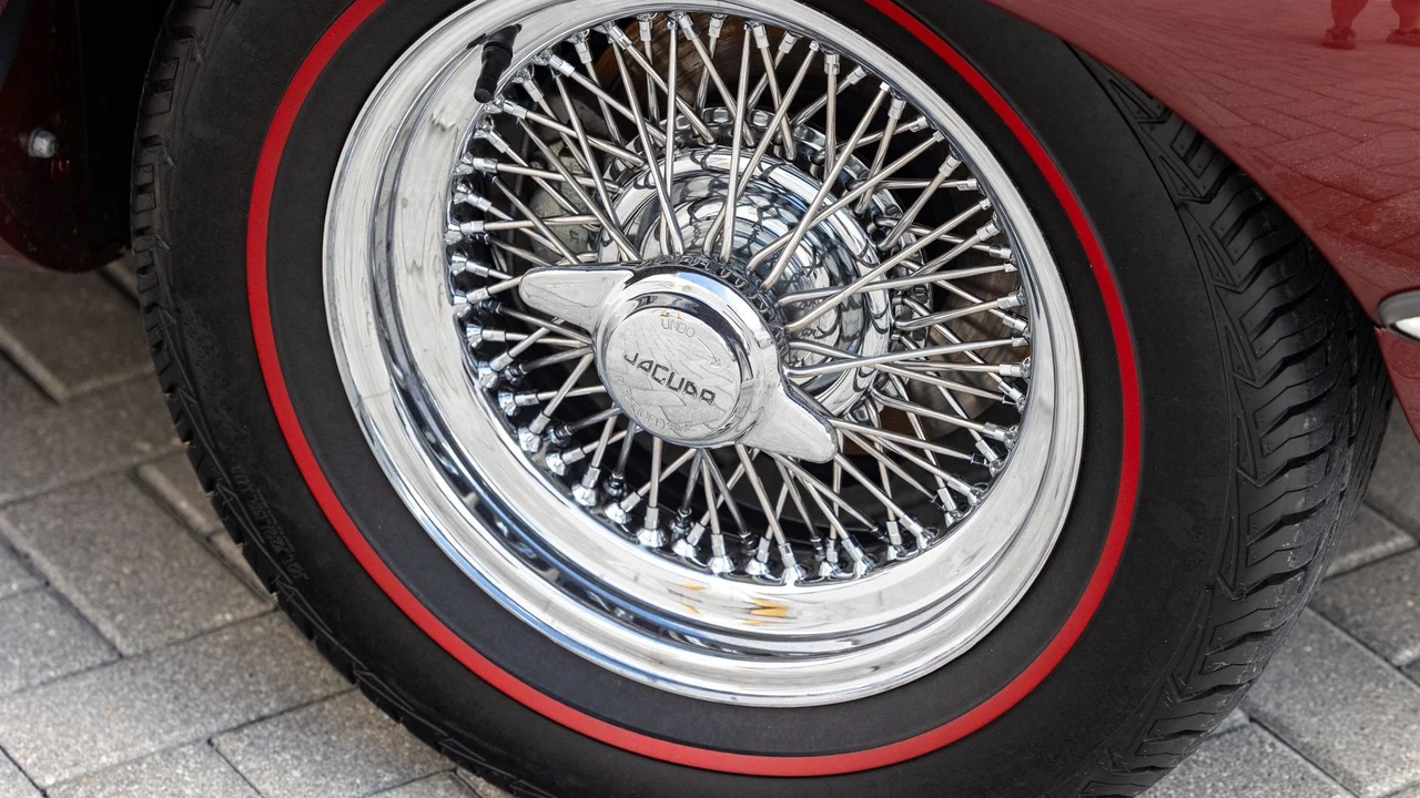 1963 Jaguar E-Type Series 1 - Image 16 of 31