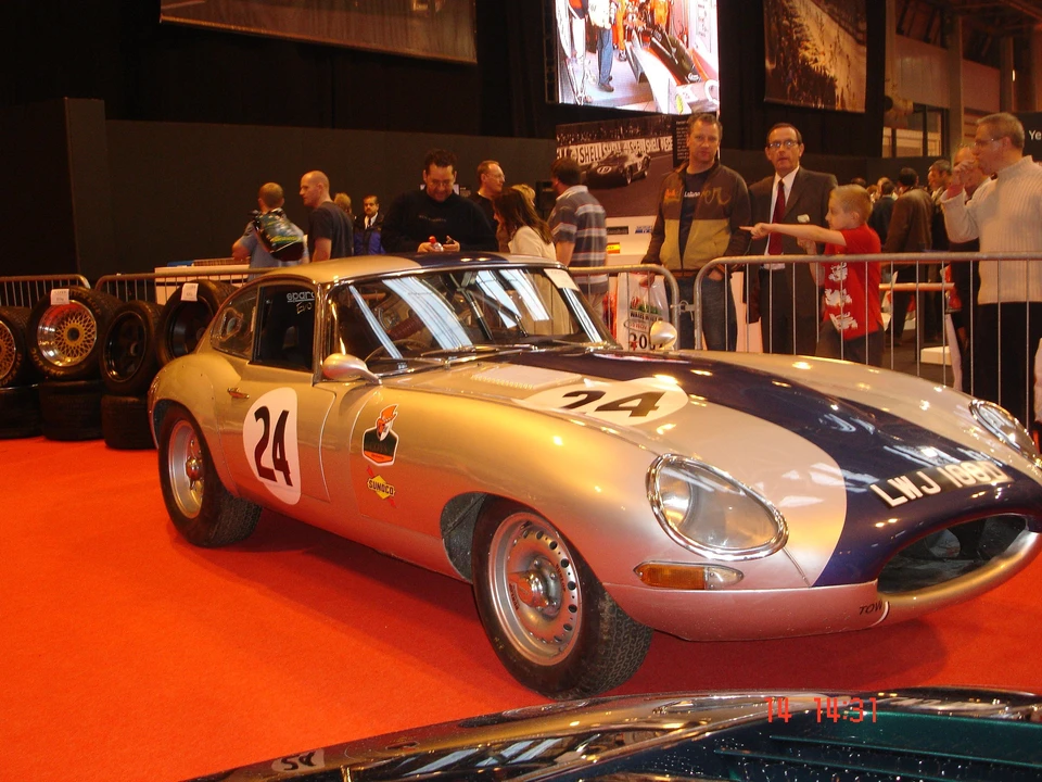 1963 Jaguar E-Type Lightweight - Image 2 of 2
