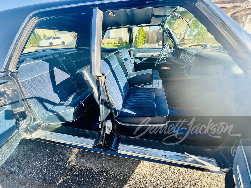 1963 Lincoln Continental 4th Gen - Image 10 of 10
