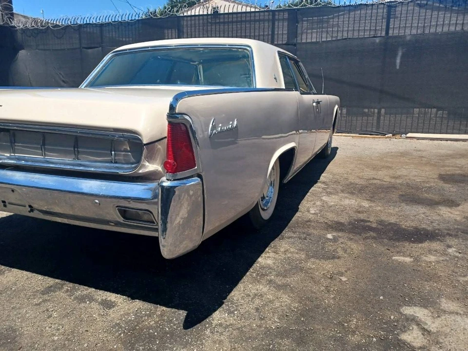 1963 Lincoln Continental 4th Gen - Image 10 of 24