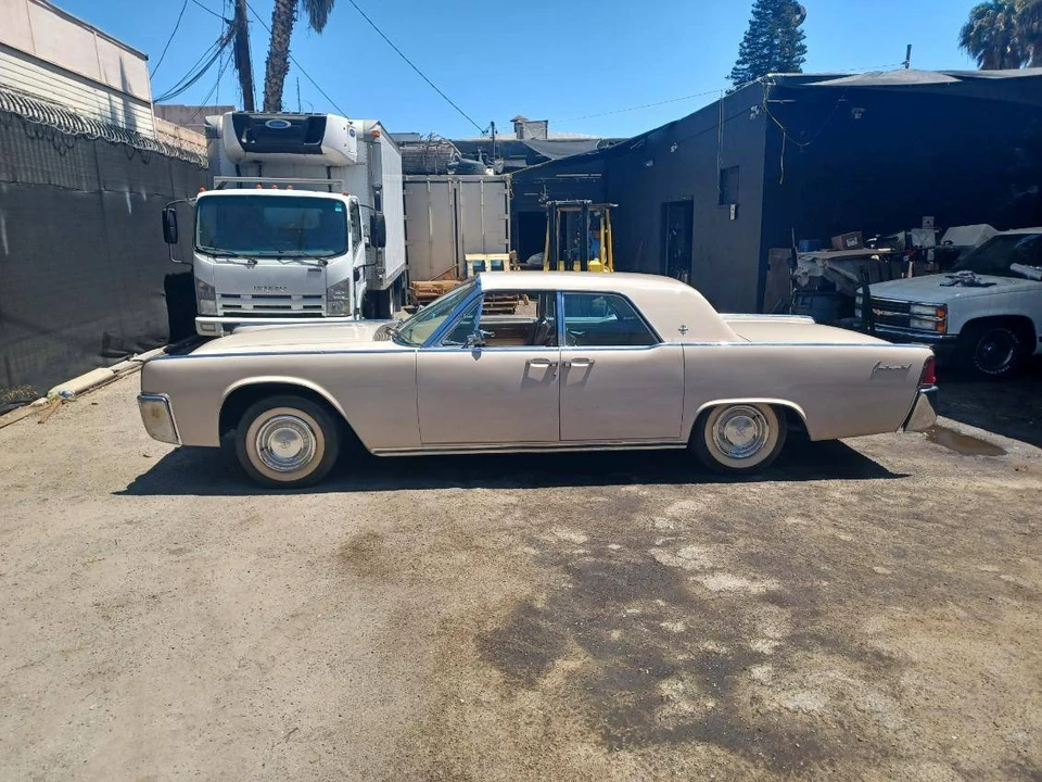 1963 Lincoln Continental 4th Gen - Image 6 of 24