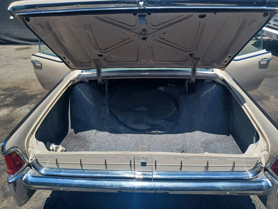1963 Lincoln Continental 4th Gen - Image 18 of 24