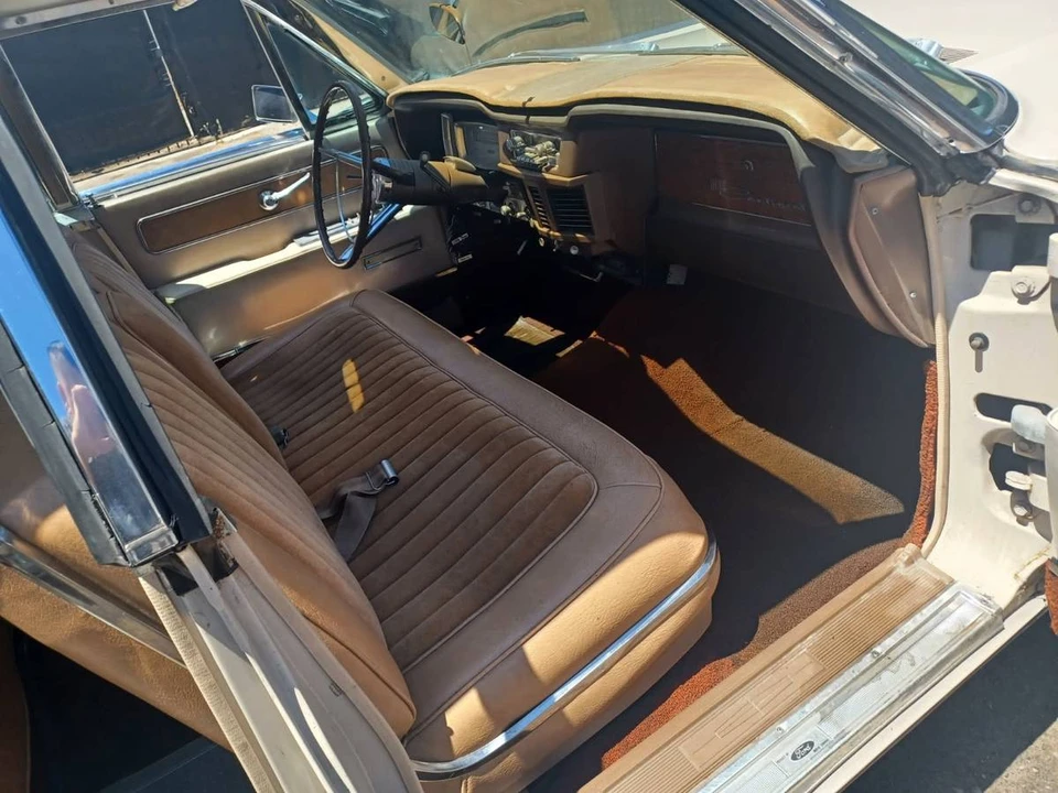 1963 Lincoln Continental 4th Gen - Image 14 of 24