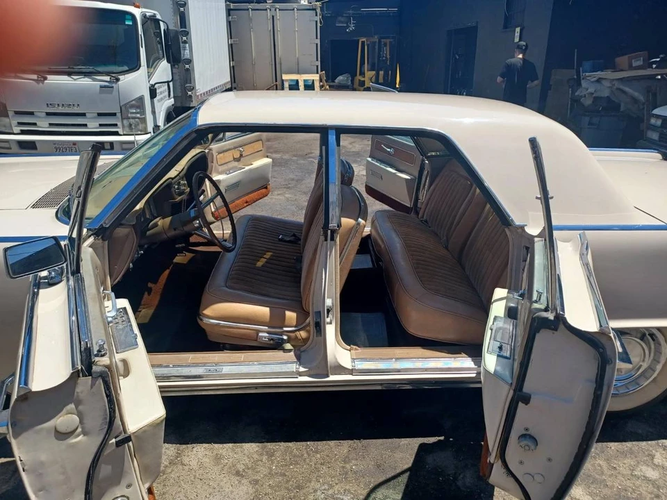 1963 Lincoln Continental 4th Gen - Image 8 of 24