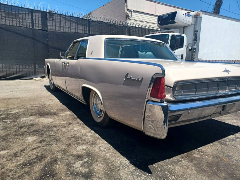 1963 Lincoln Continental 4th Gen - Image 9 of 24