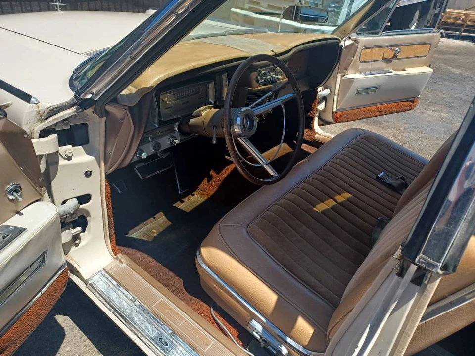 1963 Lincoln Continental 4th Gen - Image 23 of 24