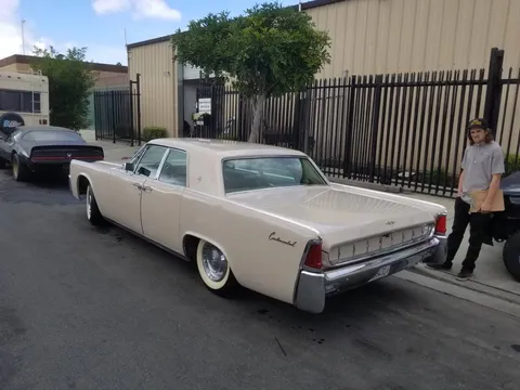 1963 LOINCOLN CONTINENTAL