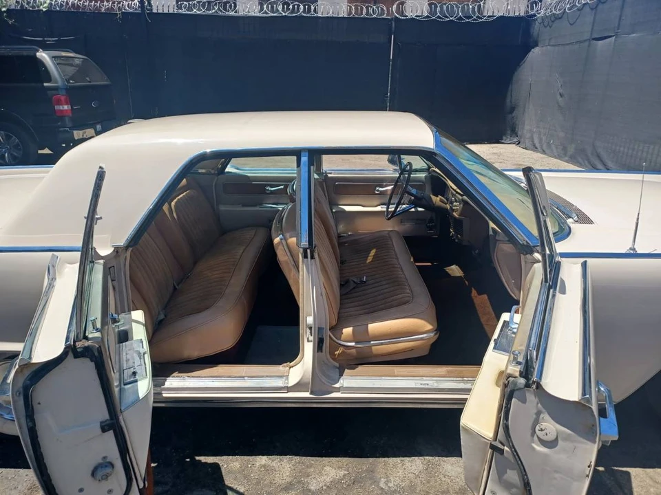 1963 Lincoln Continental 4th Gen - Image 12 of 24