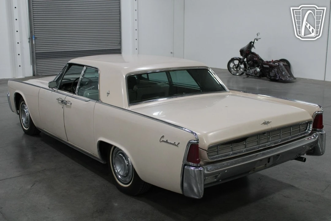 1963 Lincoln Continental 4th Gen - Image 11 of 12