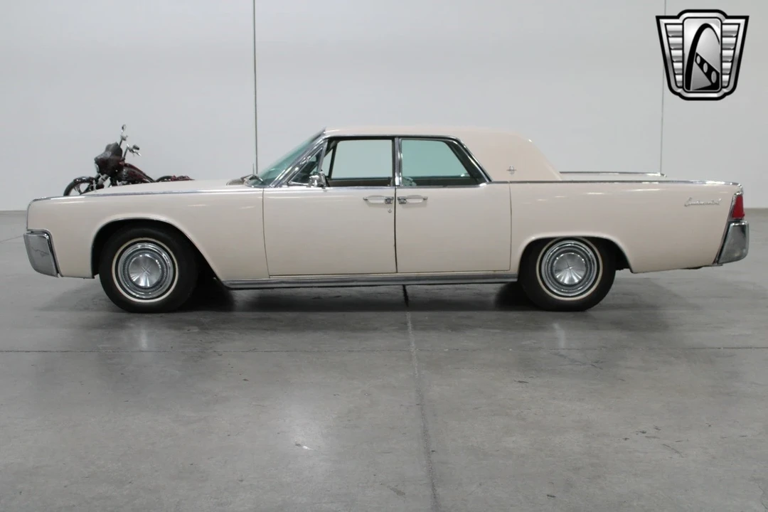 1963 Lincoln Continental 4th Gen - Image 5 of 12