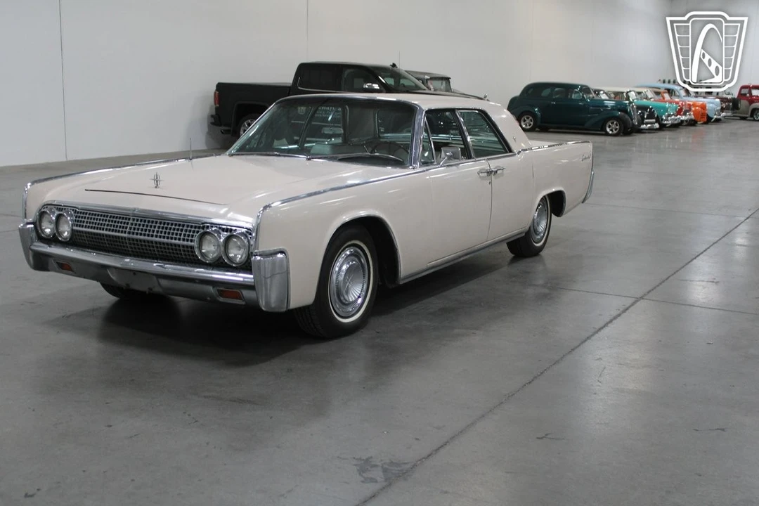 1963 Lincoln Continental 4th Gen - Image 4 of 12