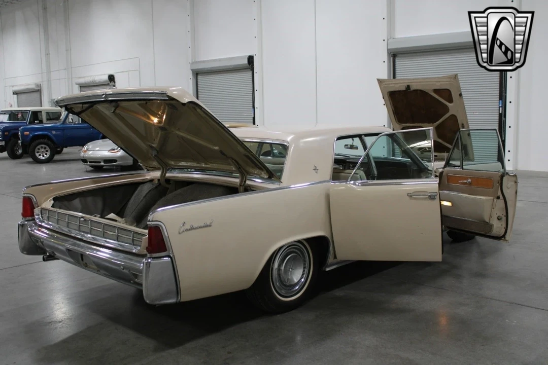 1963 Lincoln Continental 4th Gen - Image 13 of 21