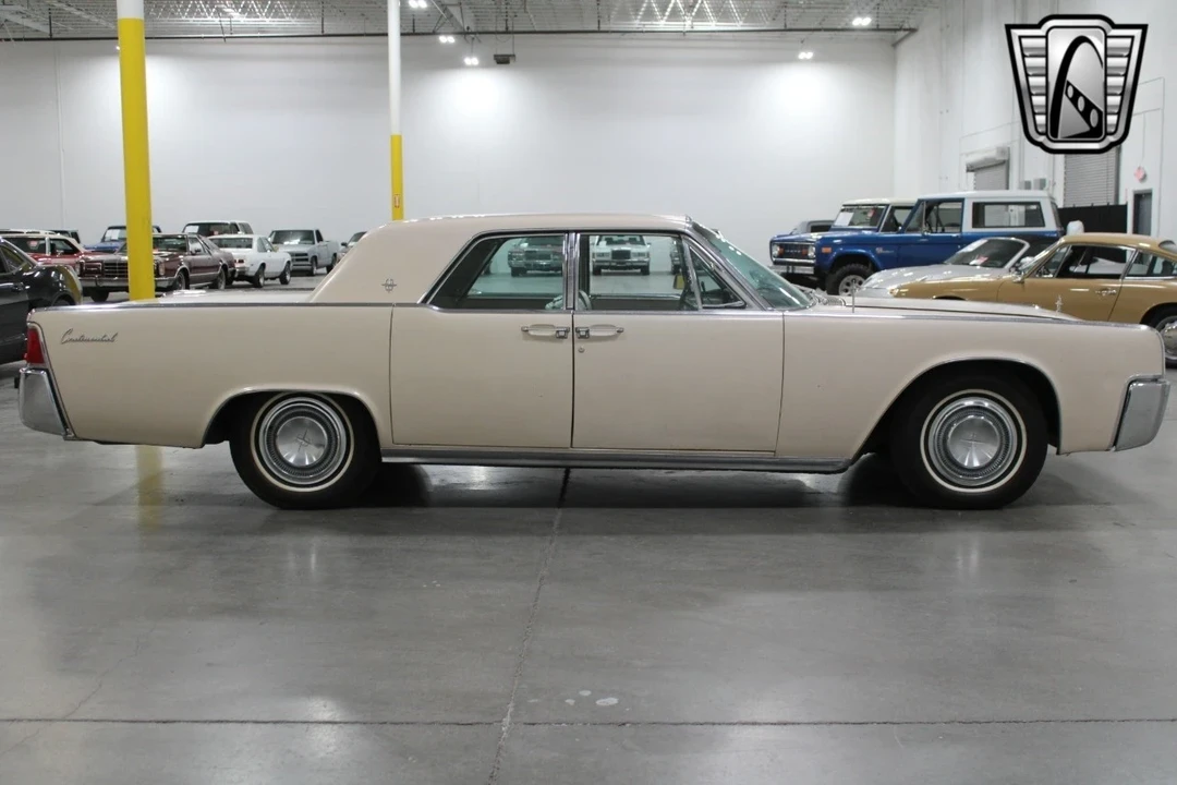 1963 Lincoln Continental 4th Gen - Image 9 of 12