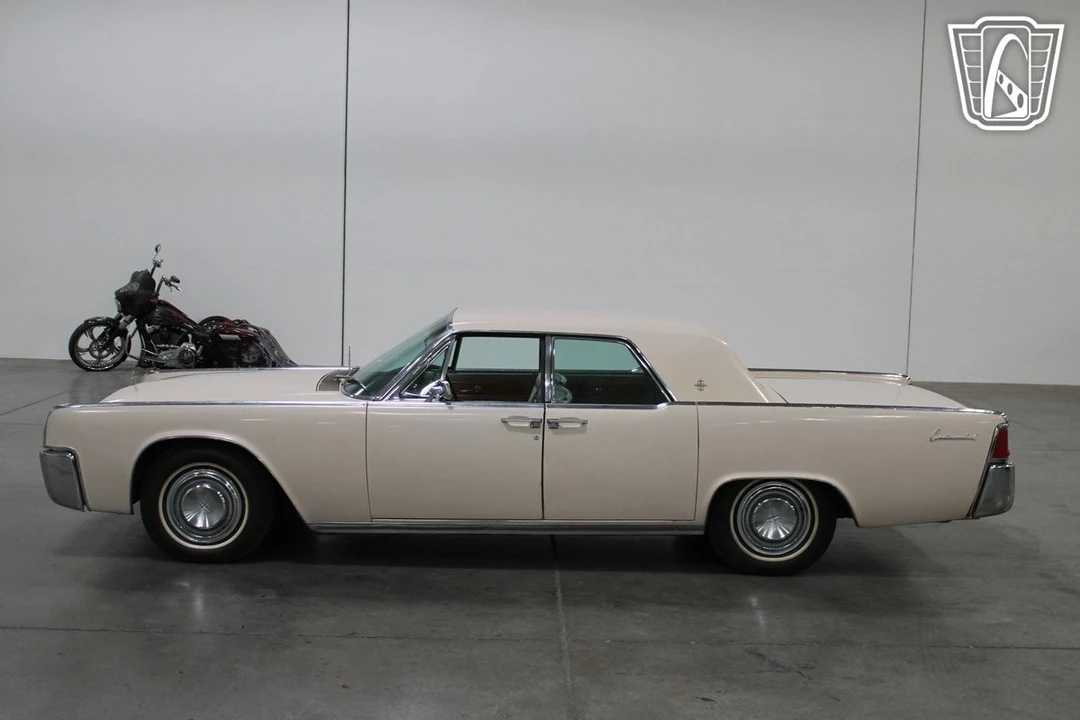 1963 Lincoln Continental 4th Gen - Image 10 of 12