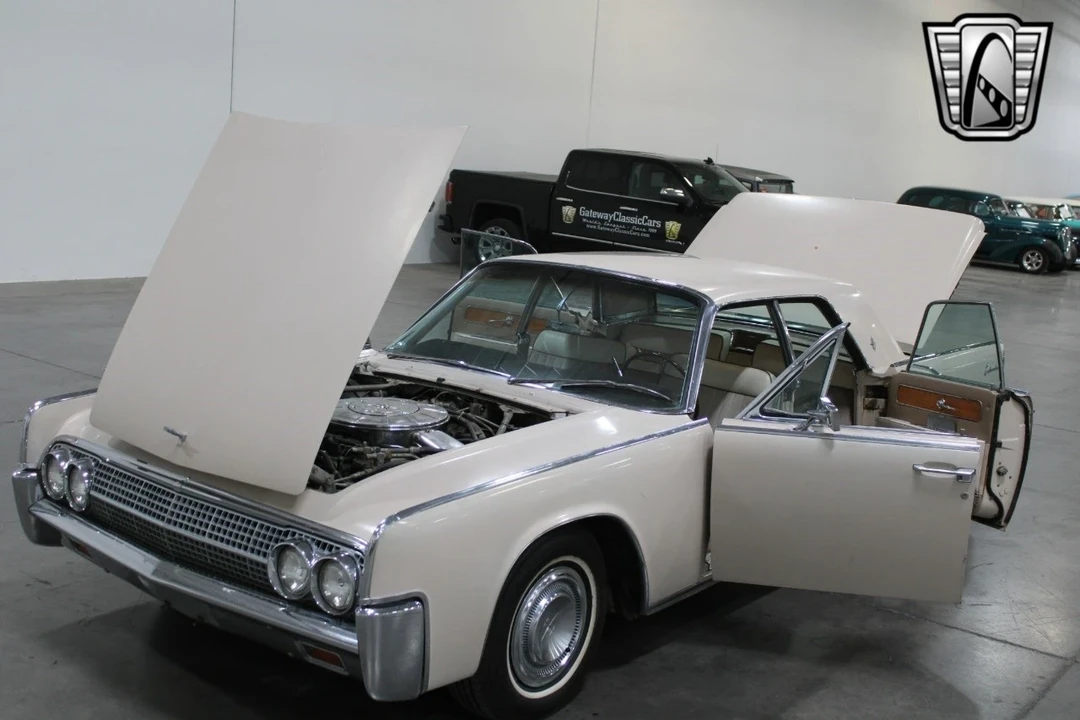 1963 Lincoln Continental 4th Gen - Image 10 of 12