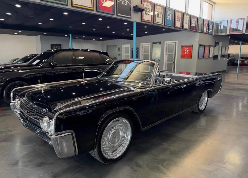 1963 Lincoln Continental 4th Gen - Image 9 of 18