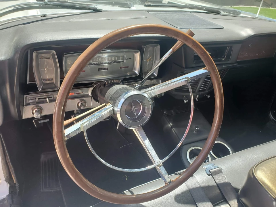 1963 Lincoln Continental 4th Gen - Image 14 of 25