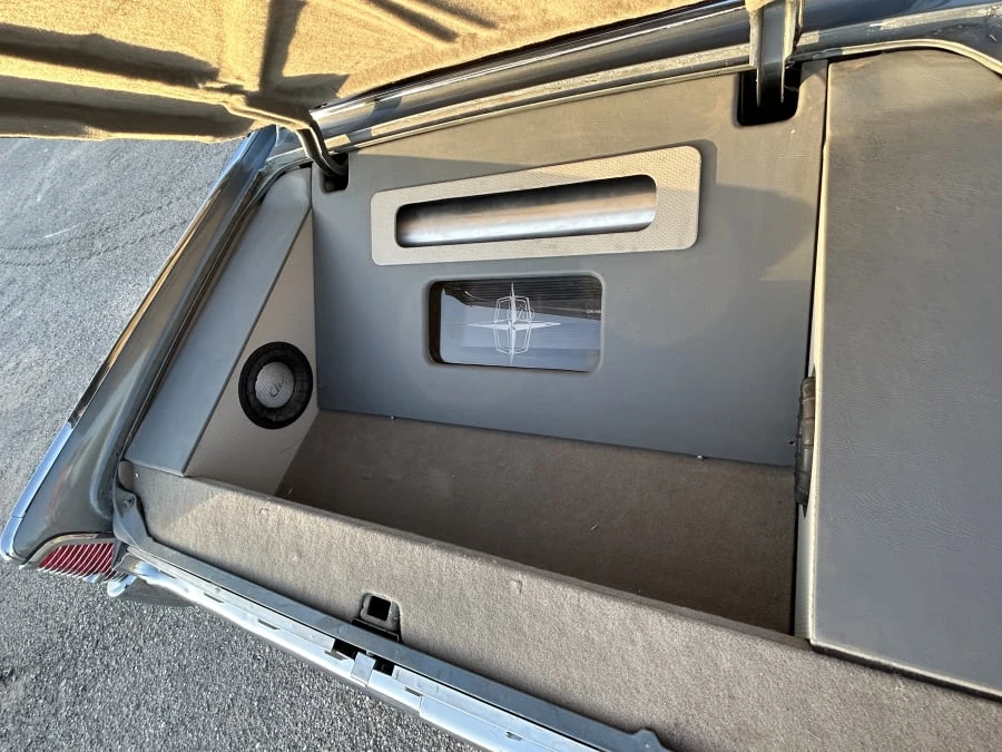 1963 Lincoln Continental 4th Gen - Image 24 of 25