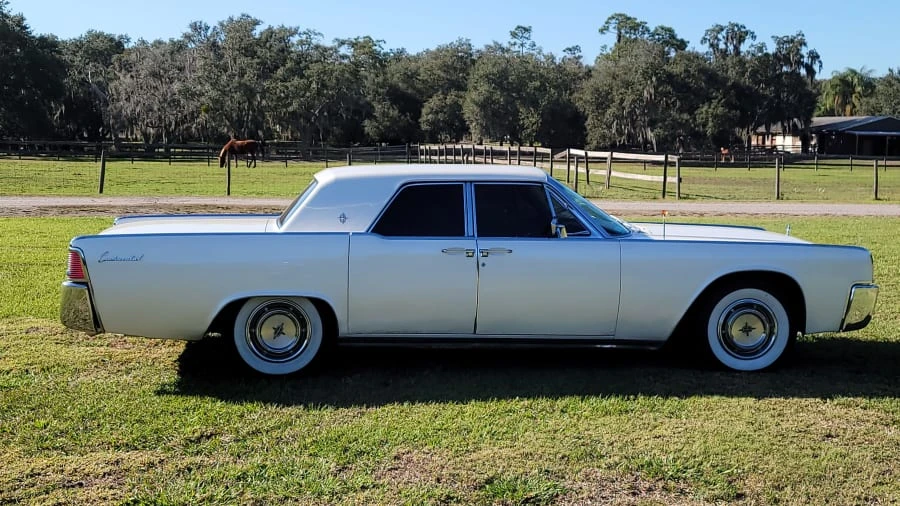 1963 Lincoln Continental 4th Gen - Image 11 of 12