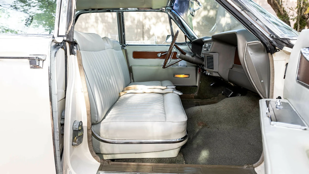 1963 Lincoln Continental 4th Gen - Image 8 of 31