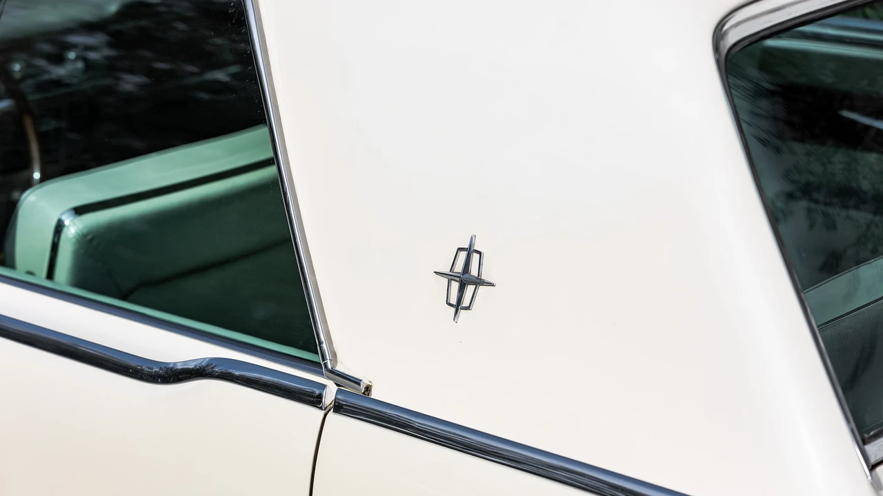 1963 Lincoln Continental 4th Gen - Image 12 of 31