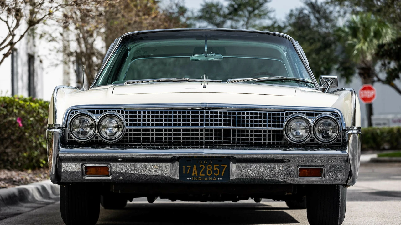 1963 Lincoln Continental 4th Gen - Image 16 of 31