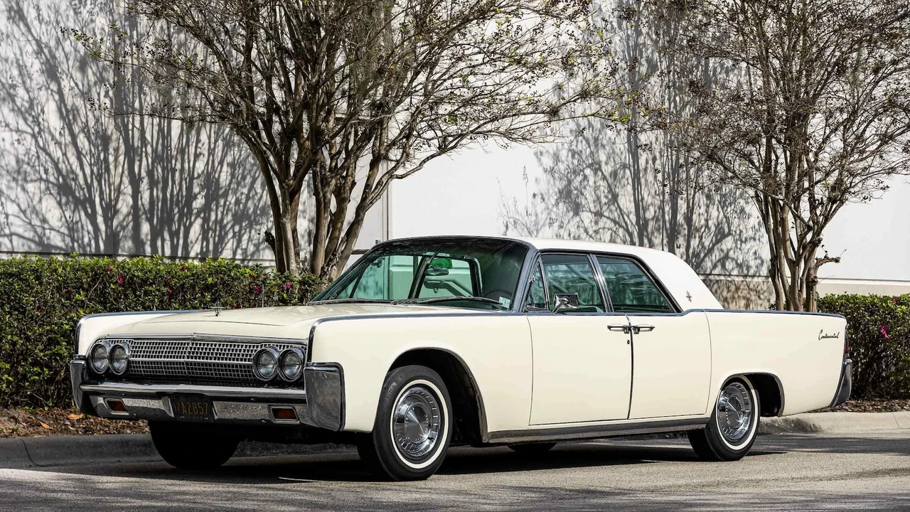 1963 Lincoln Continental 4th Gen - Image 17 of 31
