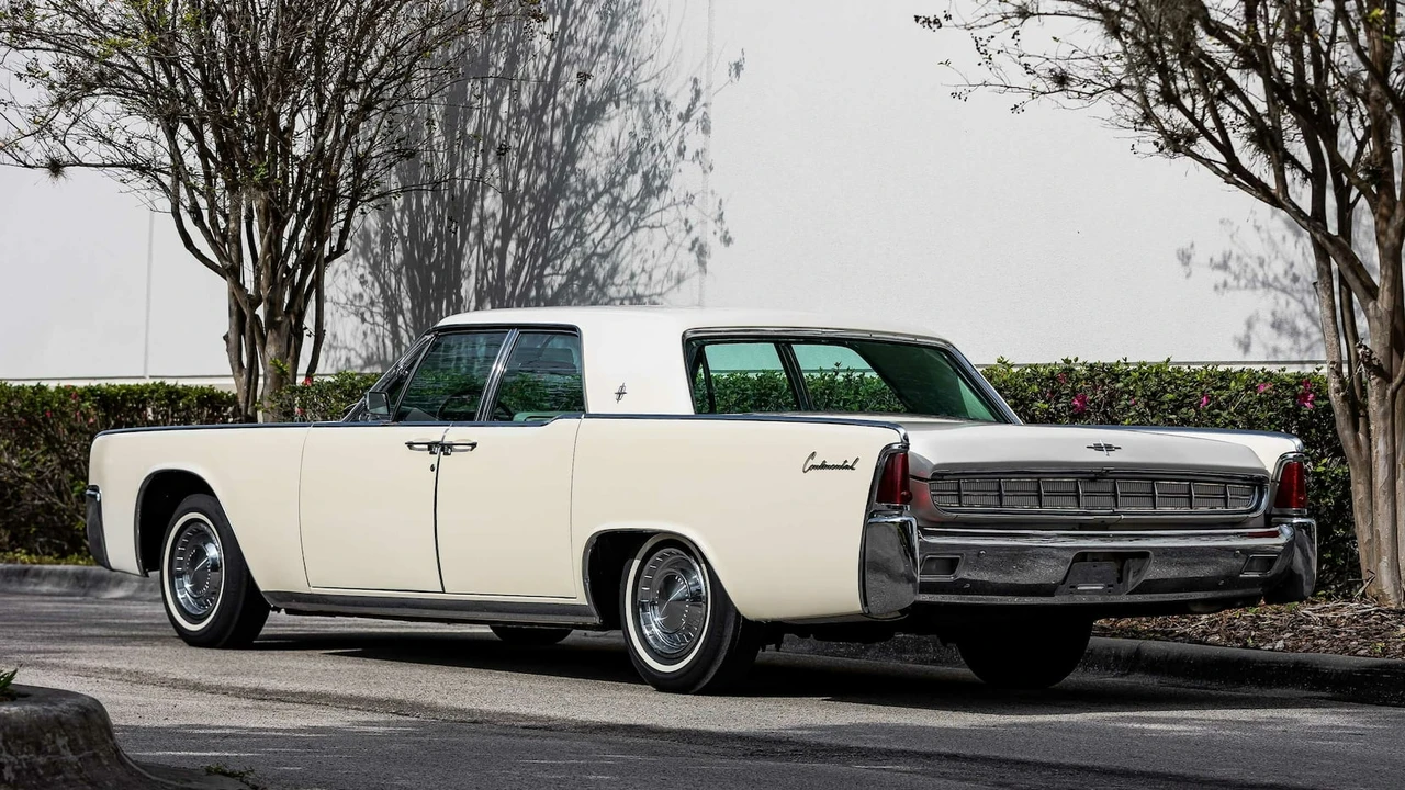 1963 Lincoln Continental 4th Gen - Image 18 of 31
