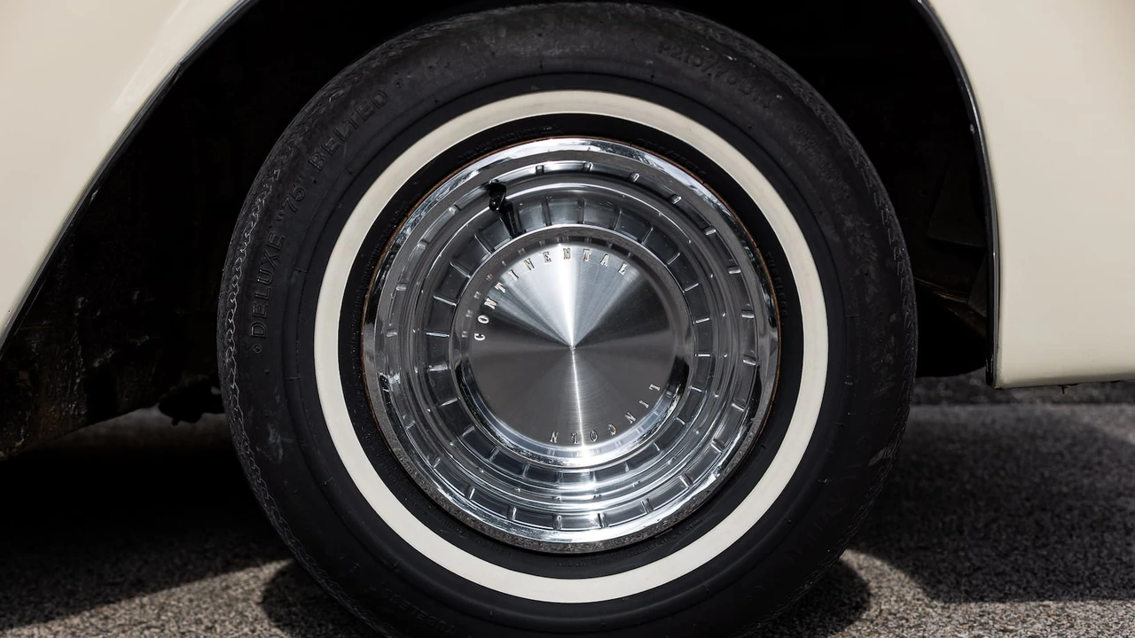 1963 Lincoln Continental 4th Gen - Image 19 of 31