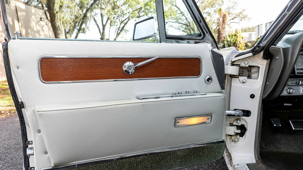 1963 Lincoln Continental 4th Gen - Image 22 of 31