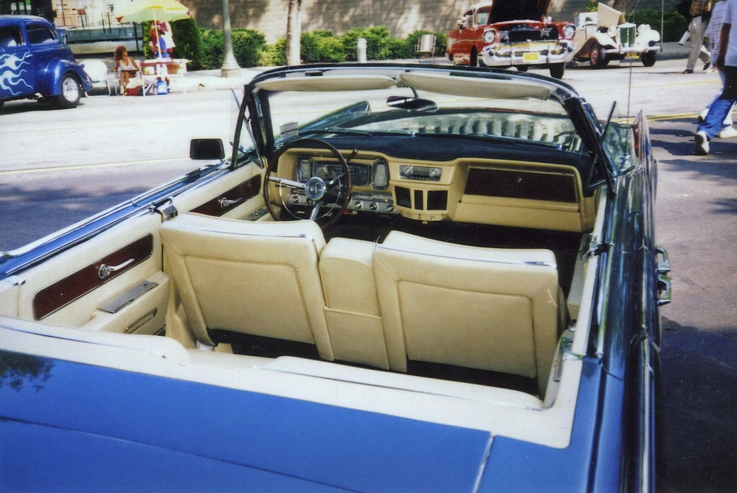 1963 Lincoln Continental 4th Gen - Image 2 of 2