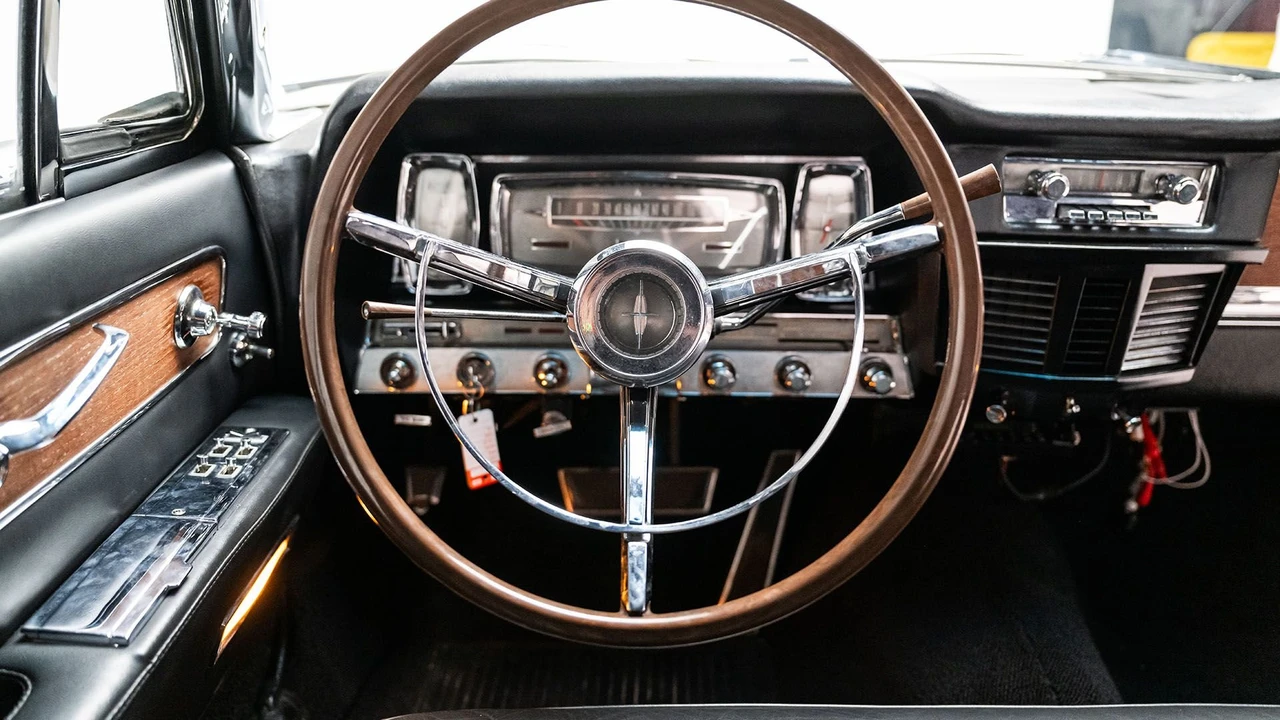 1963 Lincoln Continental 4th Gen - Image 15 of 31