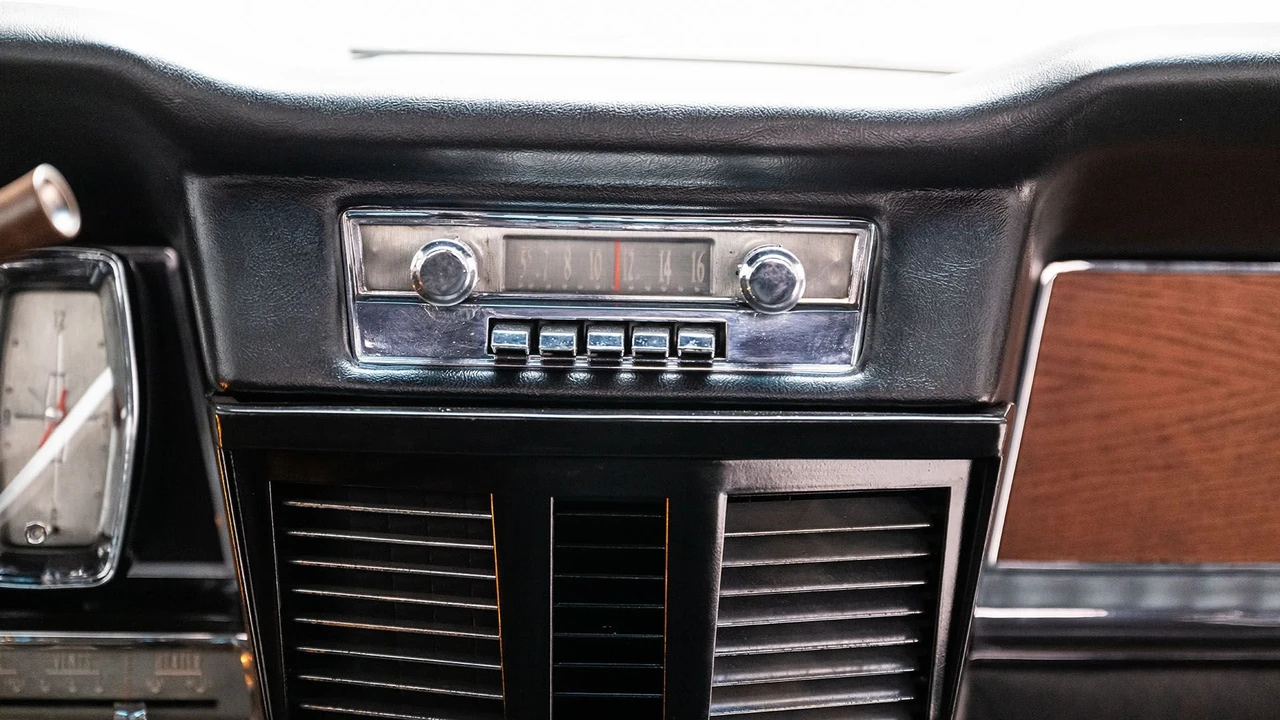 1963 Lincoln Continental 4th Gen - Image 17 of 31