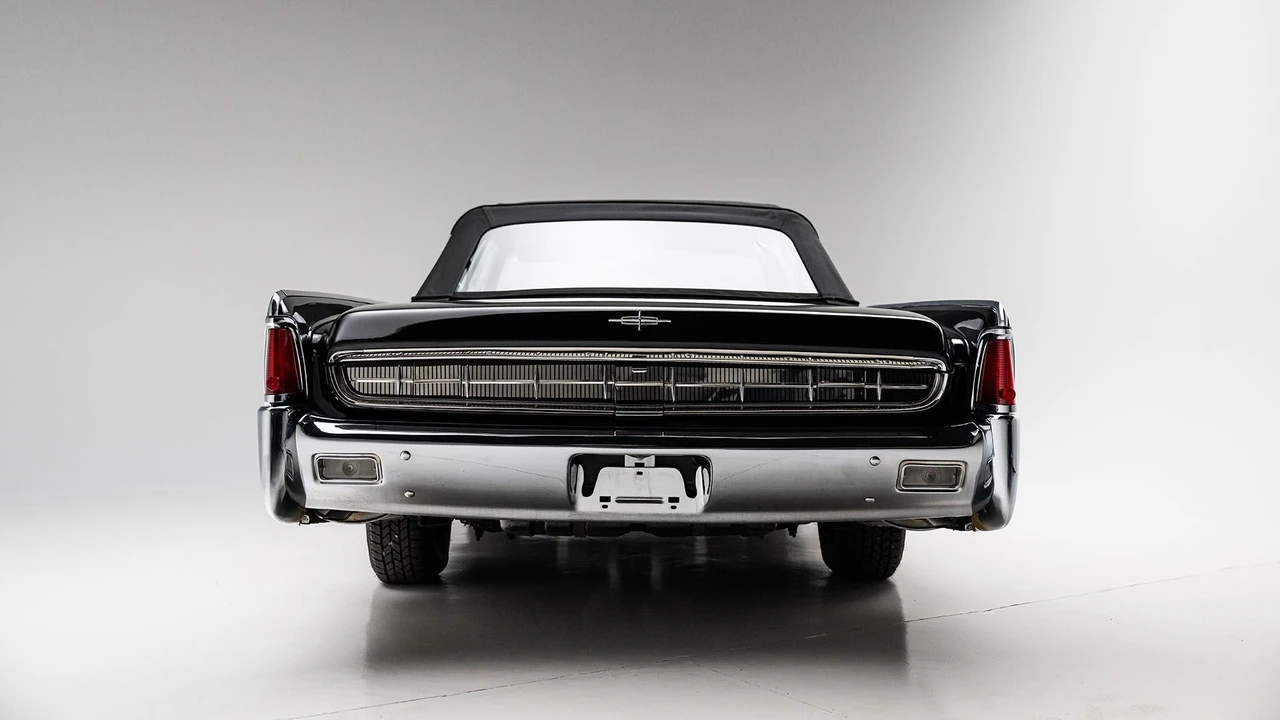 1963 Lincoln Continental 4th Gen - Image 30 of 31