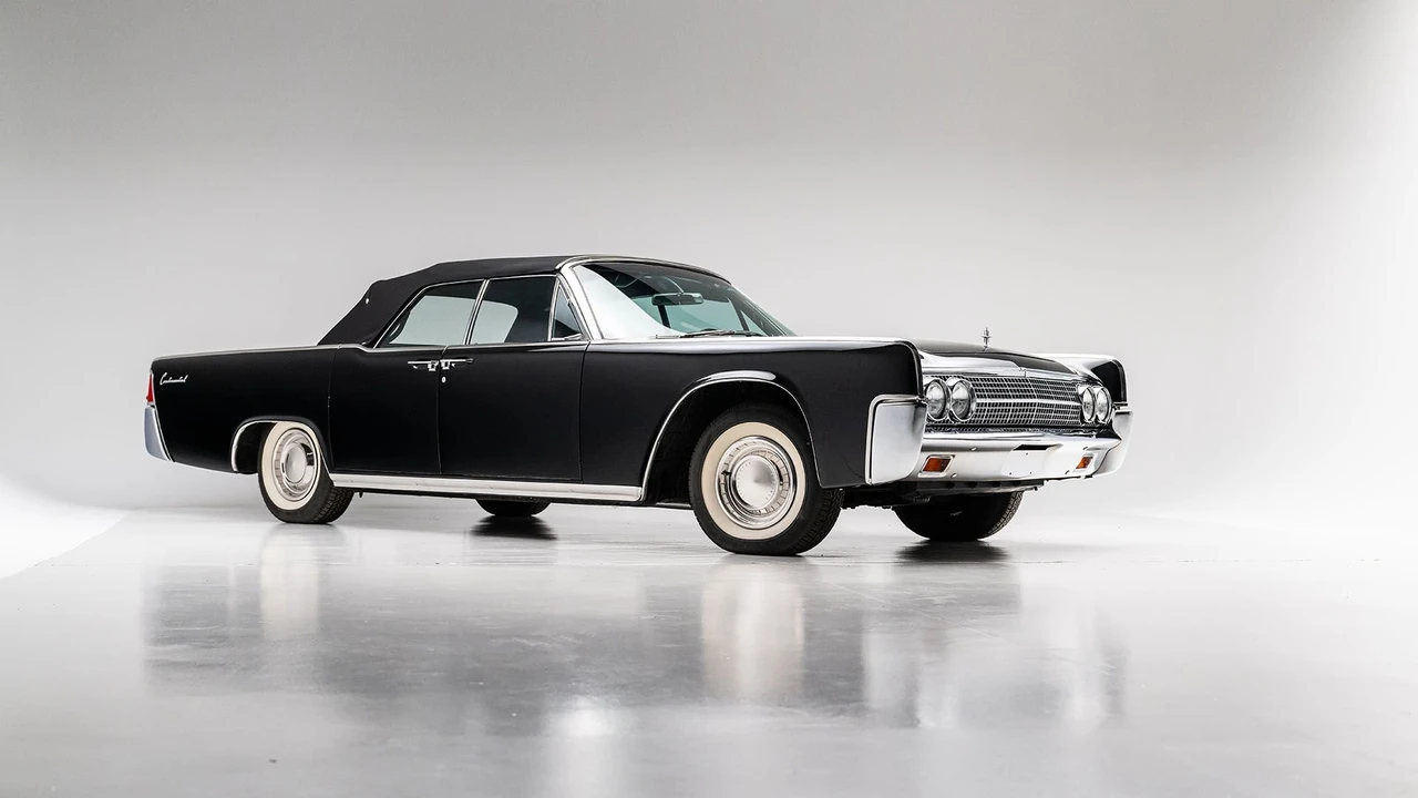 1963 Lincoln Continental 4th Gen - Image 26 of 31