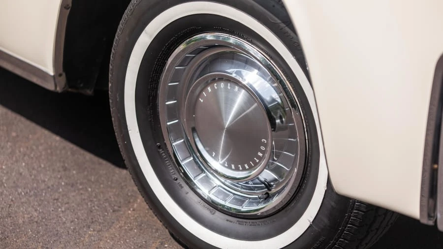 1963 Lincoln Continental 4th Gen - Image 17 of 18