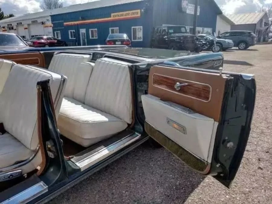 1963 Lincoln Continental 4th Gen - Image 22 of 27