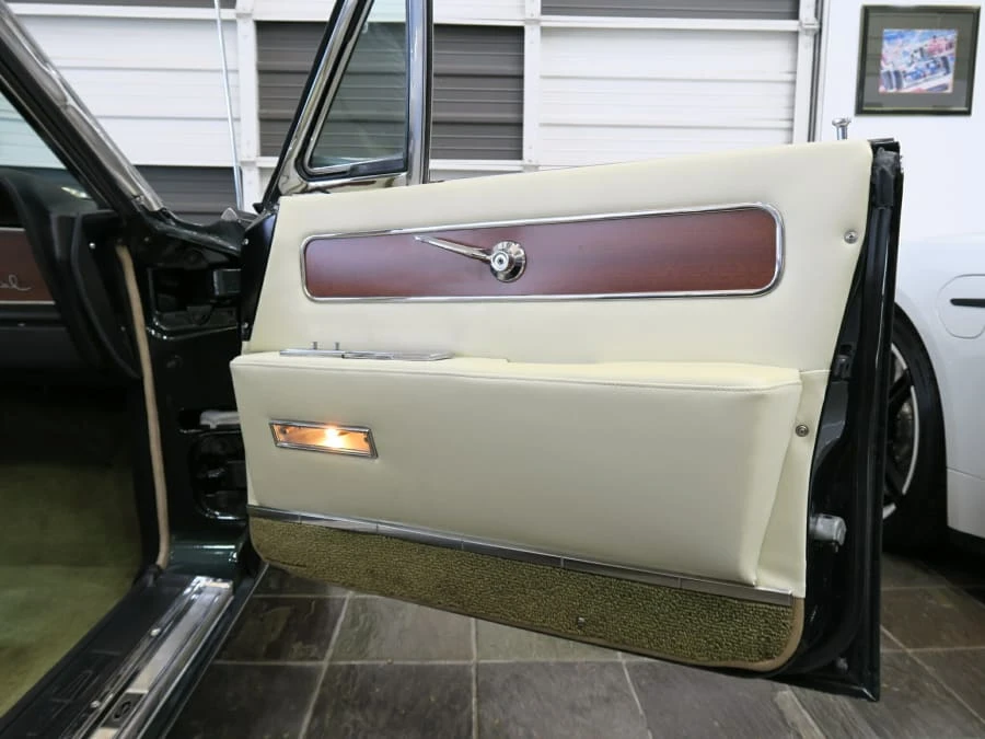 1963 Lincoln Continental 4th Gen - Image 22 of 31