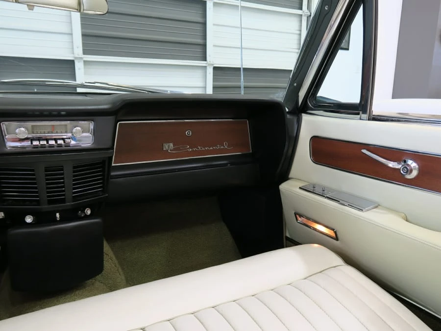1963 Lincoln Continental 4th Gen - Image 23 of 31