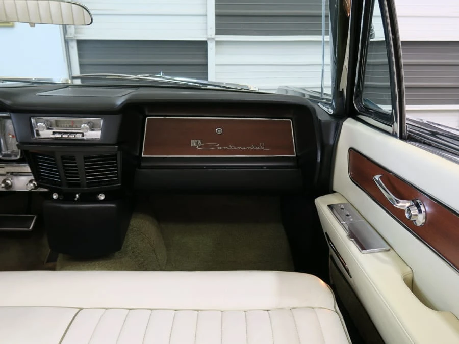1963 Lincoln Continental 4th Gen - Image 24 of 31