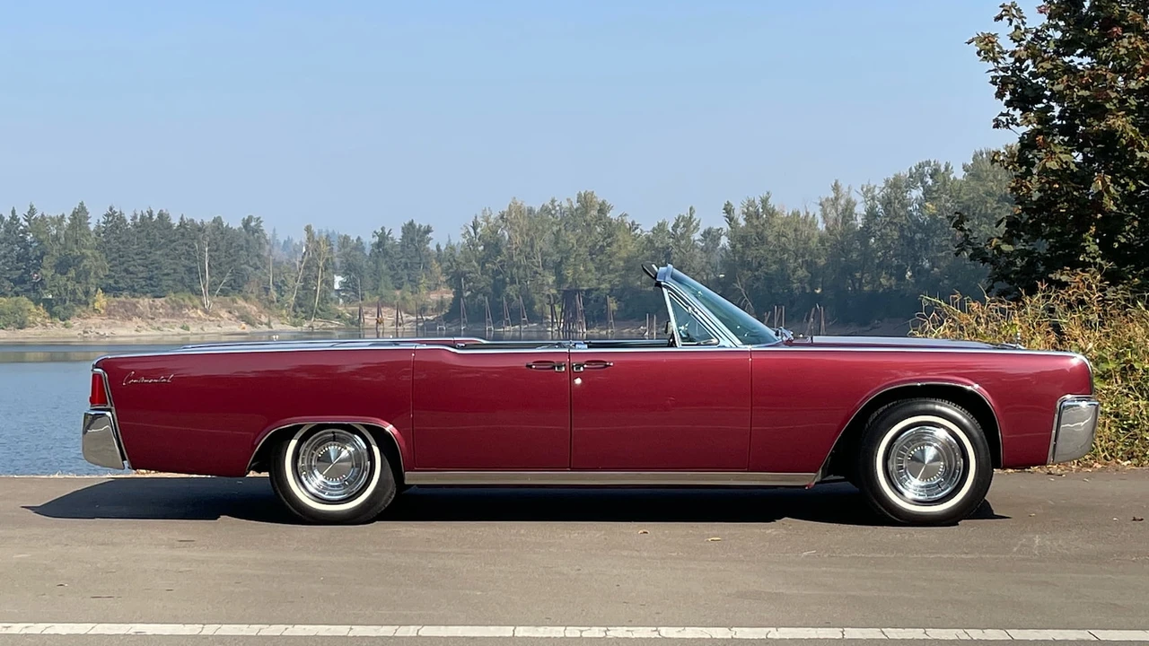 1963 Lincoln Continental 4th Gen - Image 2 of 24