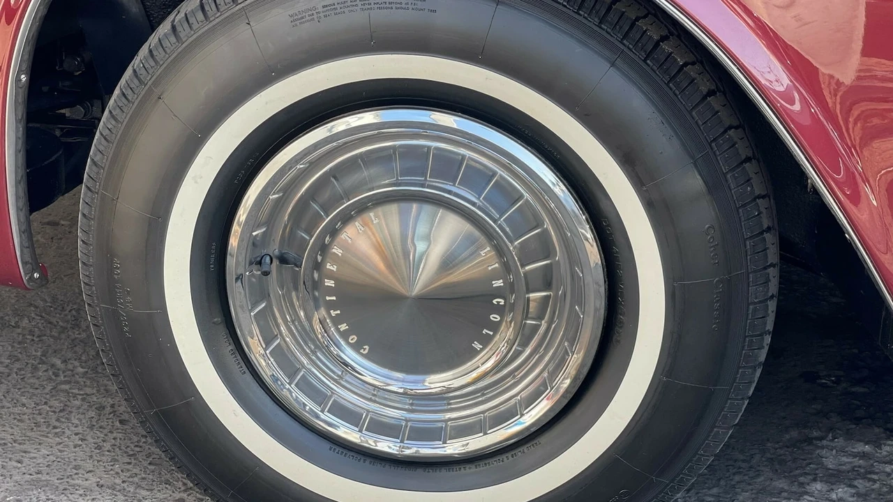1963 Lincoln Continental 4th Gen - Image 18 of 24