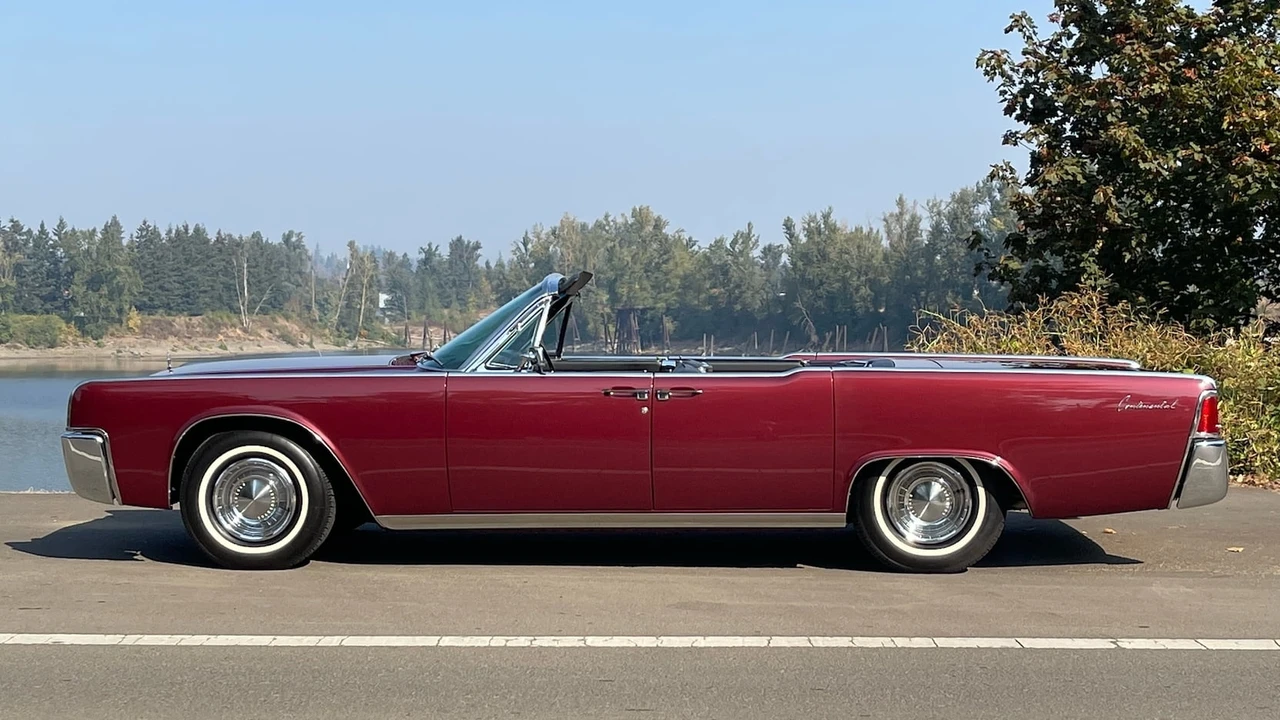 1963 Lincoln Continental 4th Gen - Image 23 of 24