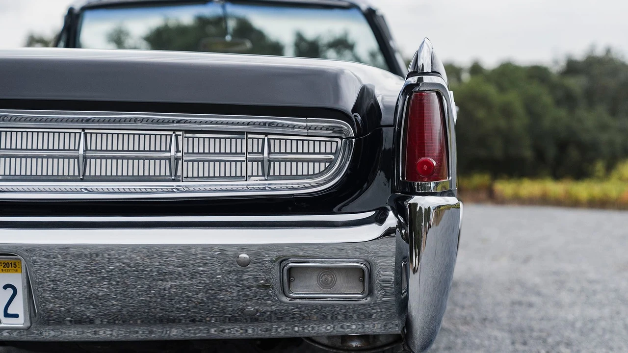 1963 Lincoln Continental 4th Gen - Image 24 of 31