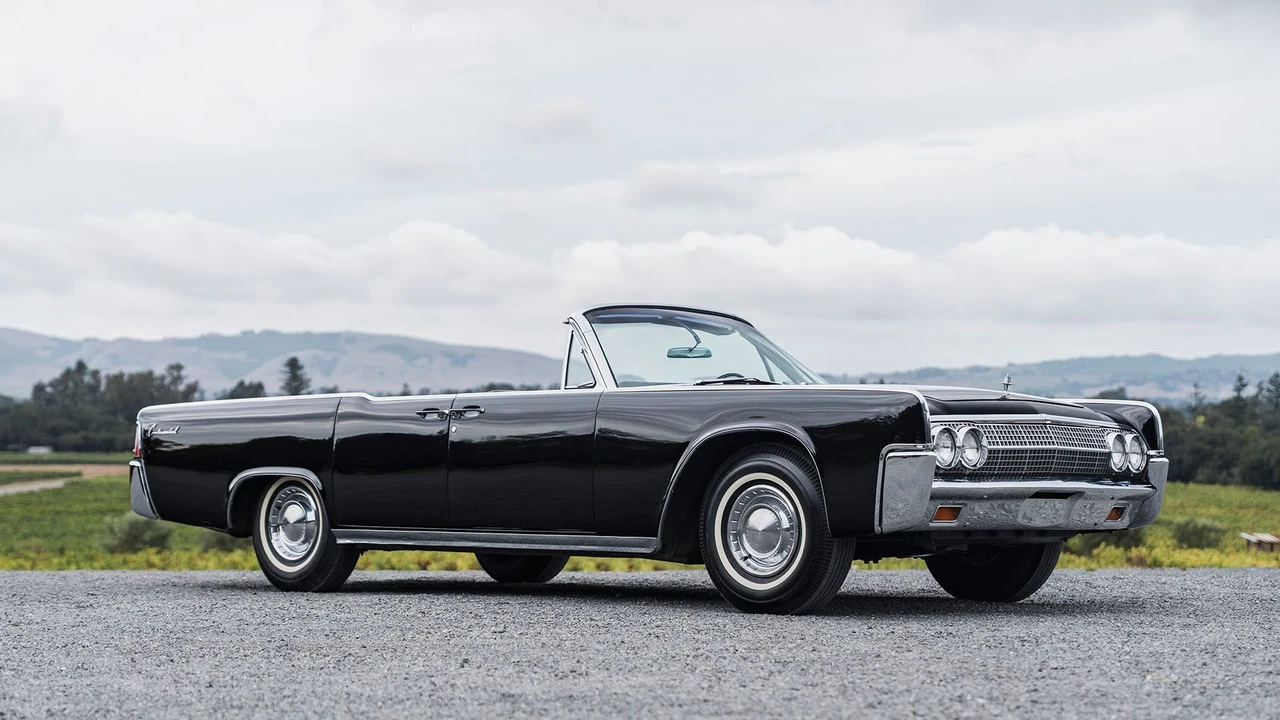 1963 Lincoln Continental 4th Gen - Image 11 of 31