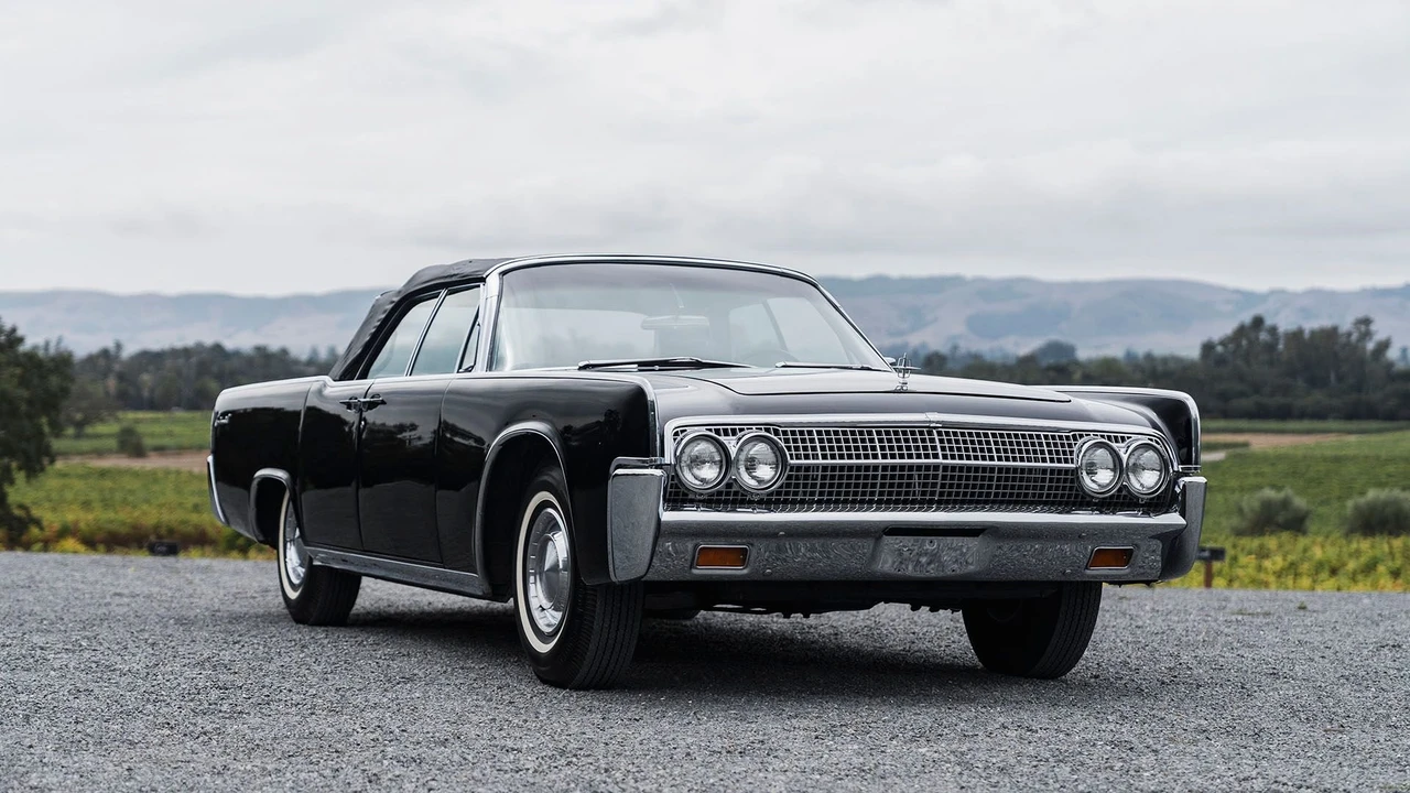 1963 Lincoln Continental 4th Gen - Image 13 of 31