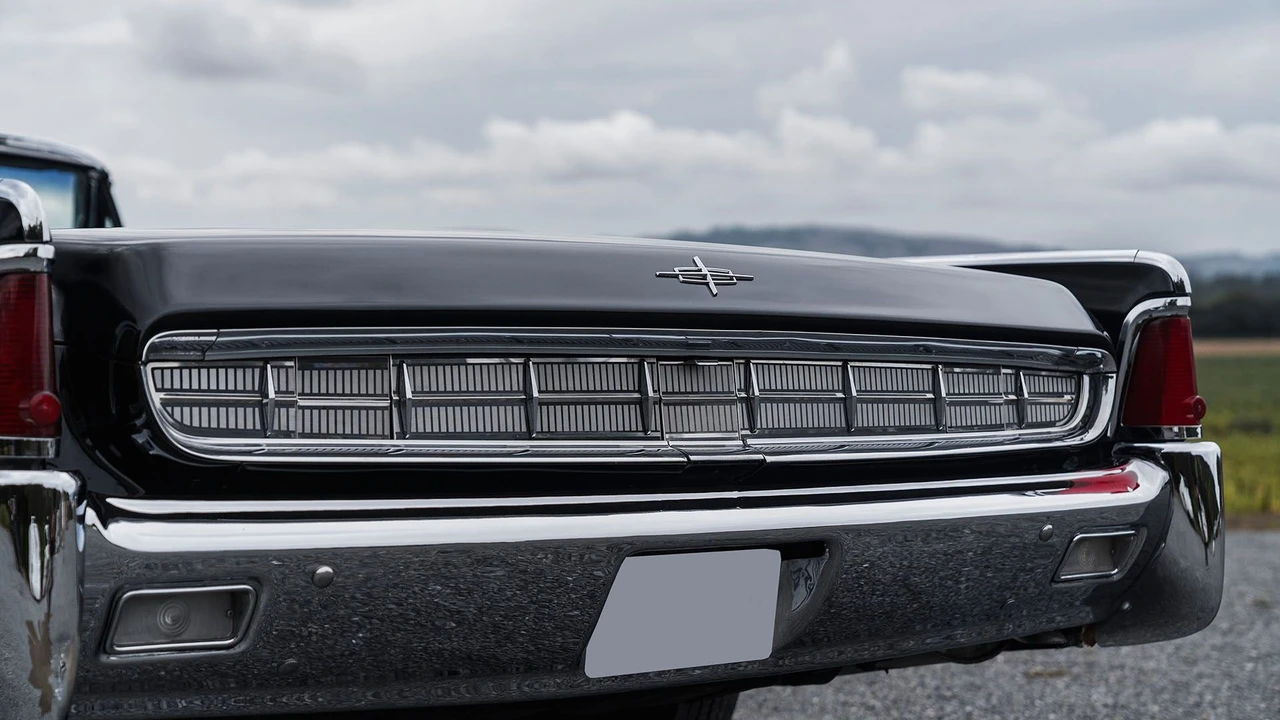 1963 Lincoln Continental 4th Gen - Image 26 of 31