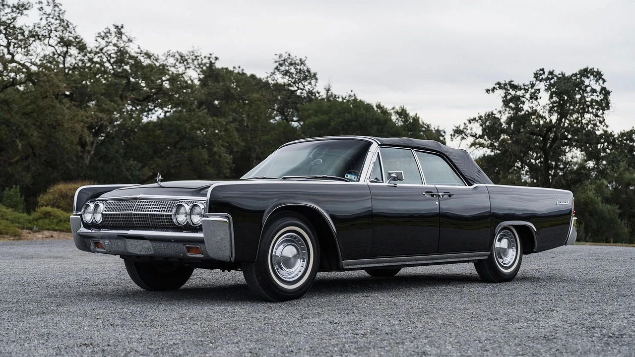 1963 Lincoln Continental 4th Gen - Image 15 of 31