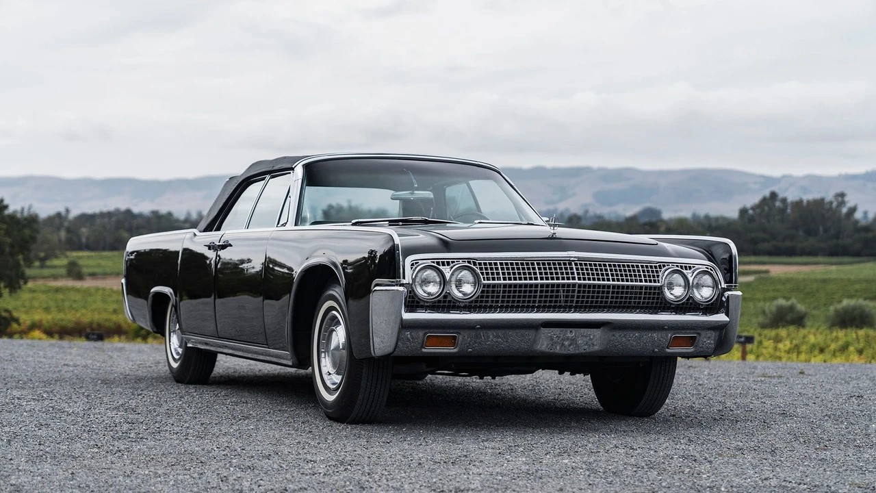 1963 Lincoln Continental 4th Gen - Image 14 of 31
